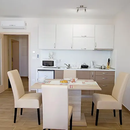 Apartment Palace 2 Taraca